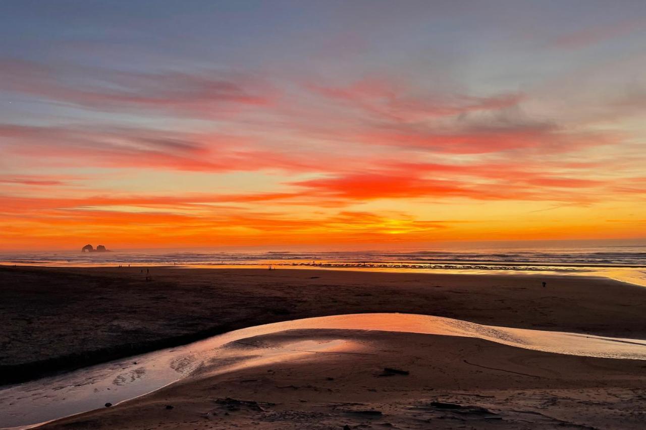 ​Rock Creek Inn Vacation Condos Rockaway Beach Pokoj fotografie